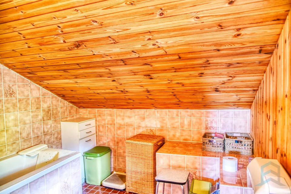 ESCLUSIVITÀ Magnifico chalet 4 ½ locali con vista panoramica a Erdesson – foto 11 di 13
