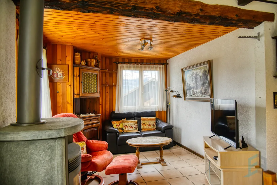 ESCLUSIVITÀ Magnifico chalet 4 ½ locali con vista panoramica a Erdesson