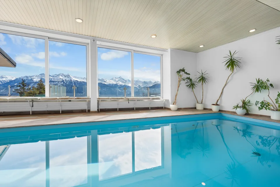 Villa sur toit avec piscine intérieure privative – foto 8 di 9