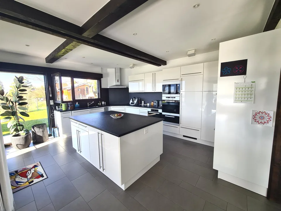 AUSSERGEWÖHNLICH - Prächtige Traumvilla mit Pool und Doppelgarage, ideal gelegen. – Foto 29 von 29