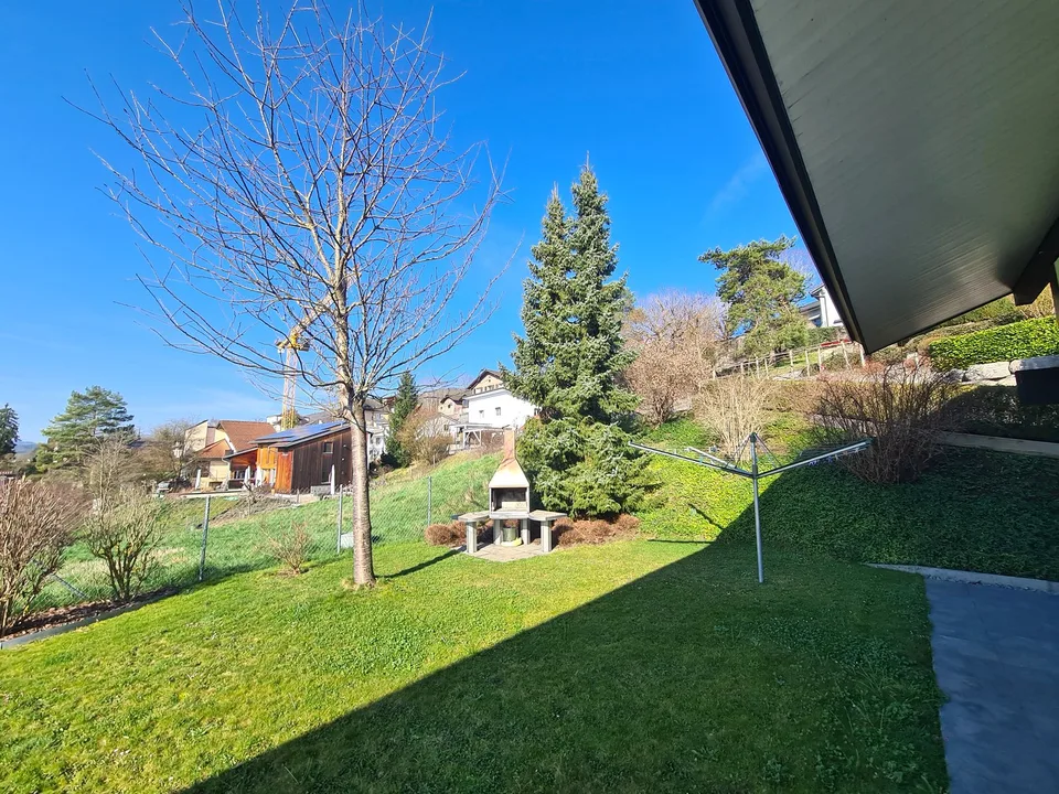 AUSSERGEWÖHNLICH - Prächtige Traumvilla mit Pool und Doppelgarage, ideal gelegen. – Foto 13 von 29