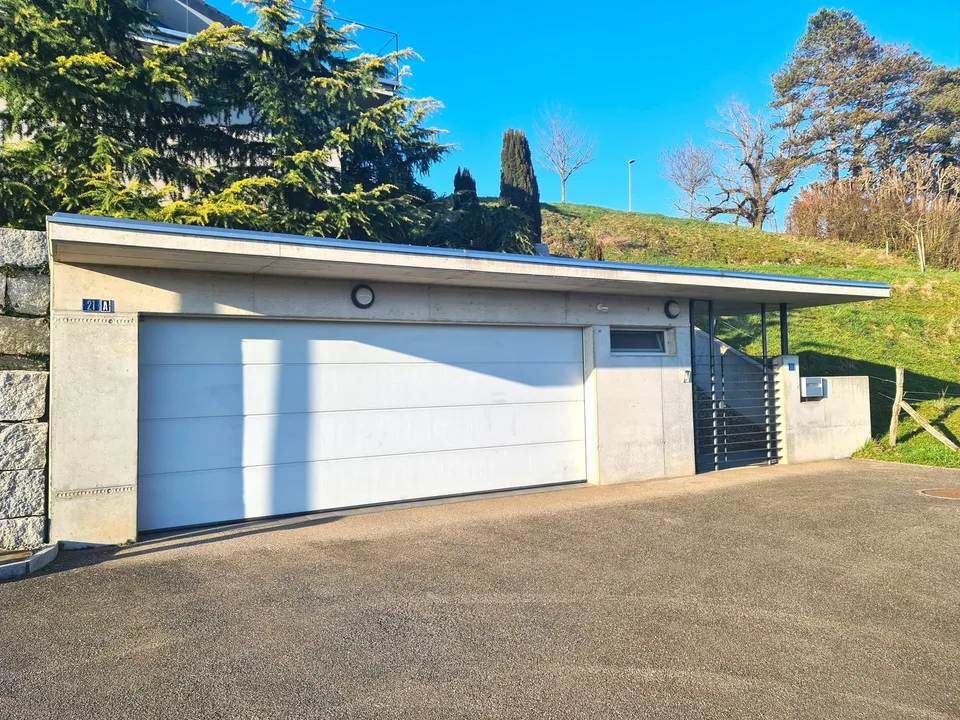 AUSSERGEWÖHNLICH - Prächtige Traumvilla mit Pool und Doppelgarage, ideal gelegen. – Foto 17 von 29