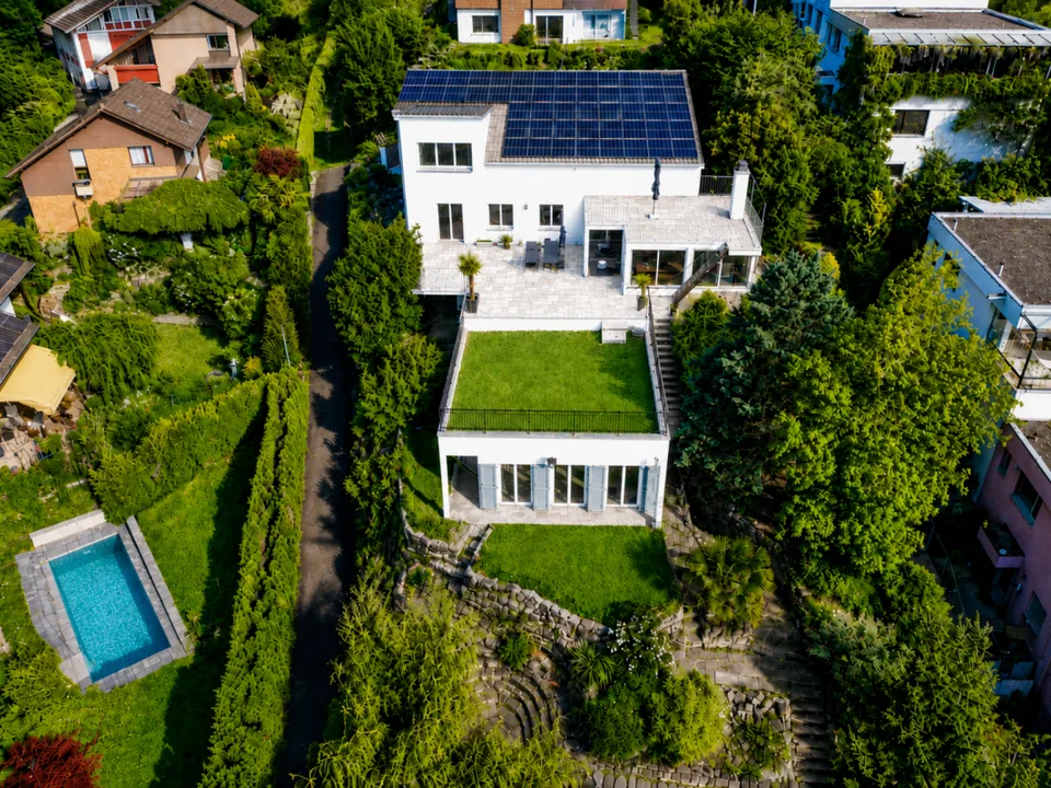 Seltene Gelegenheit! Modernes Einfamilienhaus mit Traumhafter Weitsicht, Wellnessbereich und viel Luxus