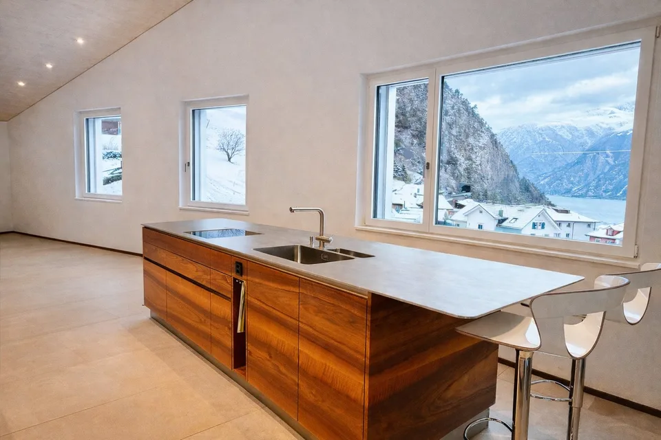 Emplacement exclusif avec vue sur la montagne et le lac à Sisikon