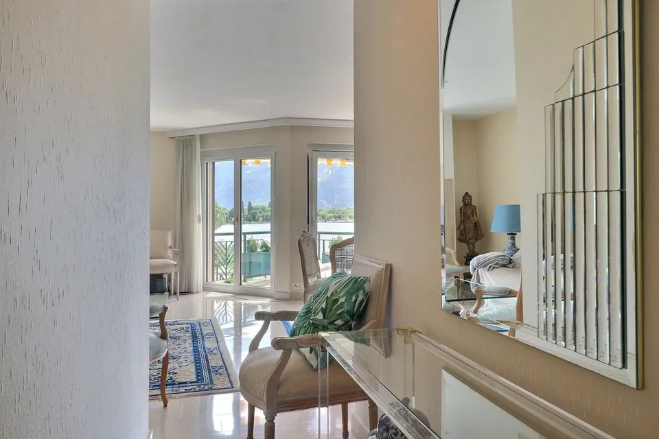 SCHÖNE 4,5-ZIMMER-WOHNUNG AM SEE MIT SEHR SCHÖNEM PANORAMABLICK