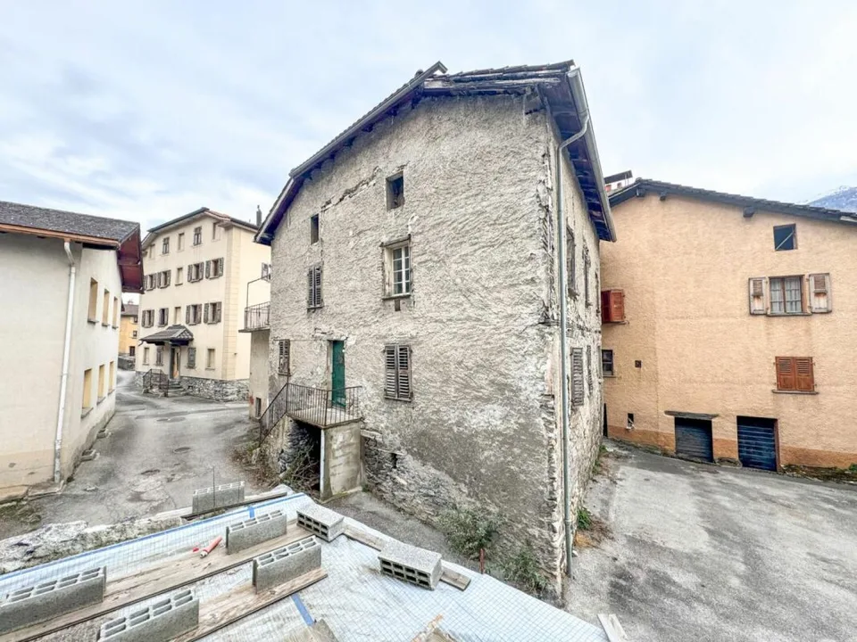 Maison multi-appartements 10 pièces à Ardon