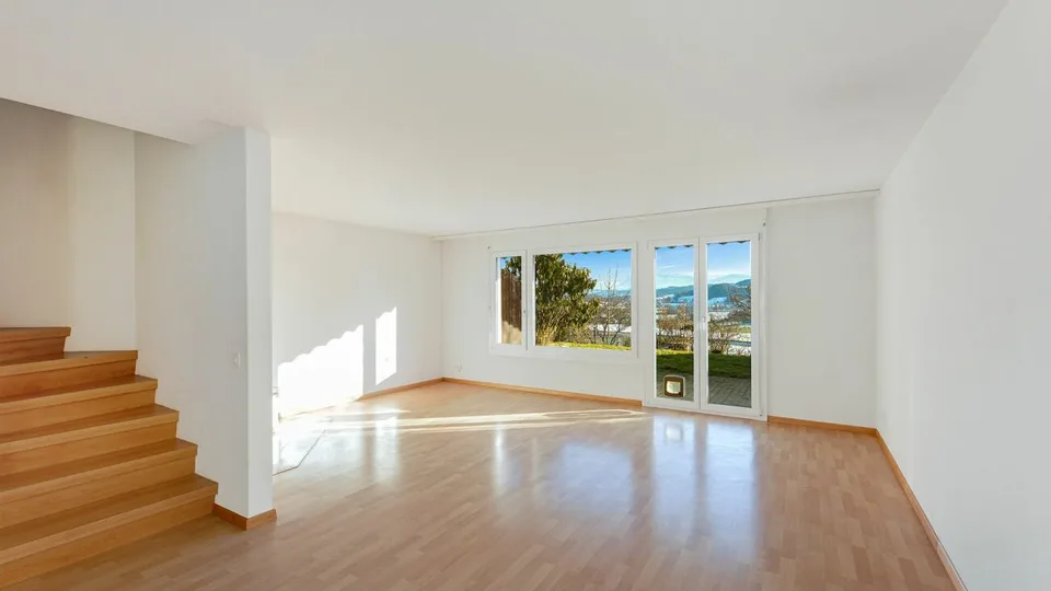 Casa a schiera di 4,5 locali con grande giardino e vista panoramica