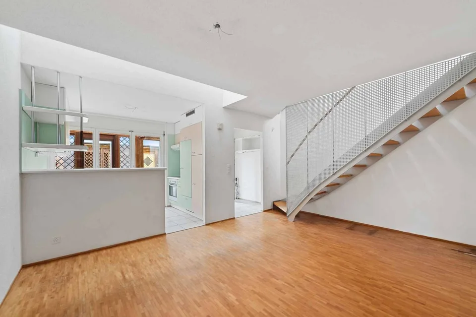 GERÄUMIGES 4.5-ZIMMER-TRIPLEX IN CHAVORNAY