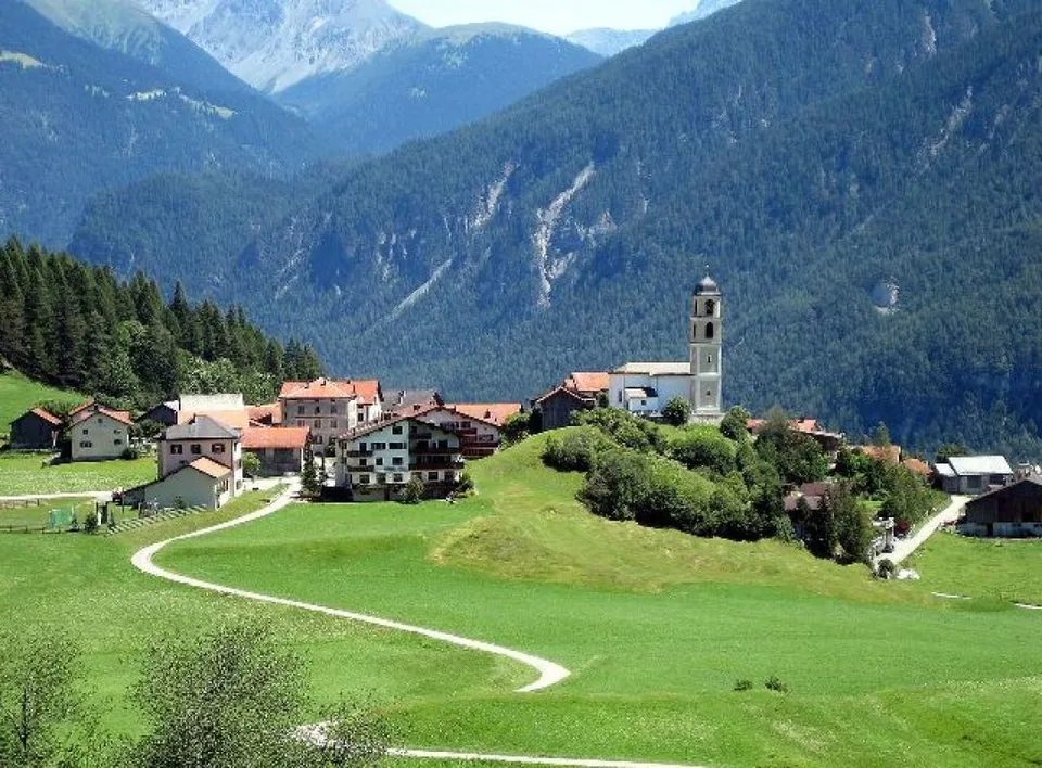 KLEINES BIJOU IM HERZEN GRAUBÜNDENS – Foto 6 von 13