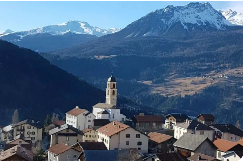 KLEINES BIJOU IM HERZEN GRAUBÜNDENS – Foto 11 von 13