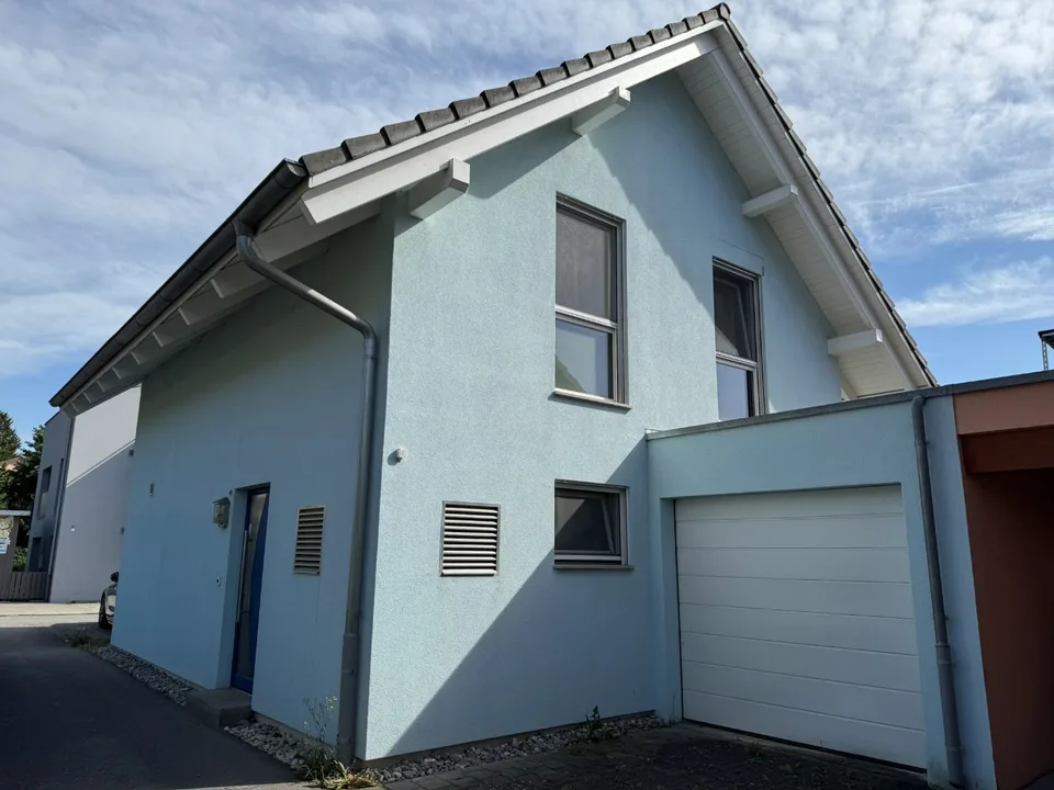 Casa unifamiliare luminosa e tranquilla a Cudrefin – a due passi dal lago di Neuchâtel.