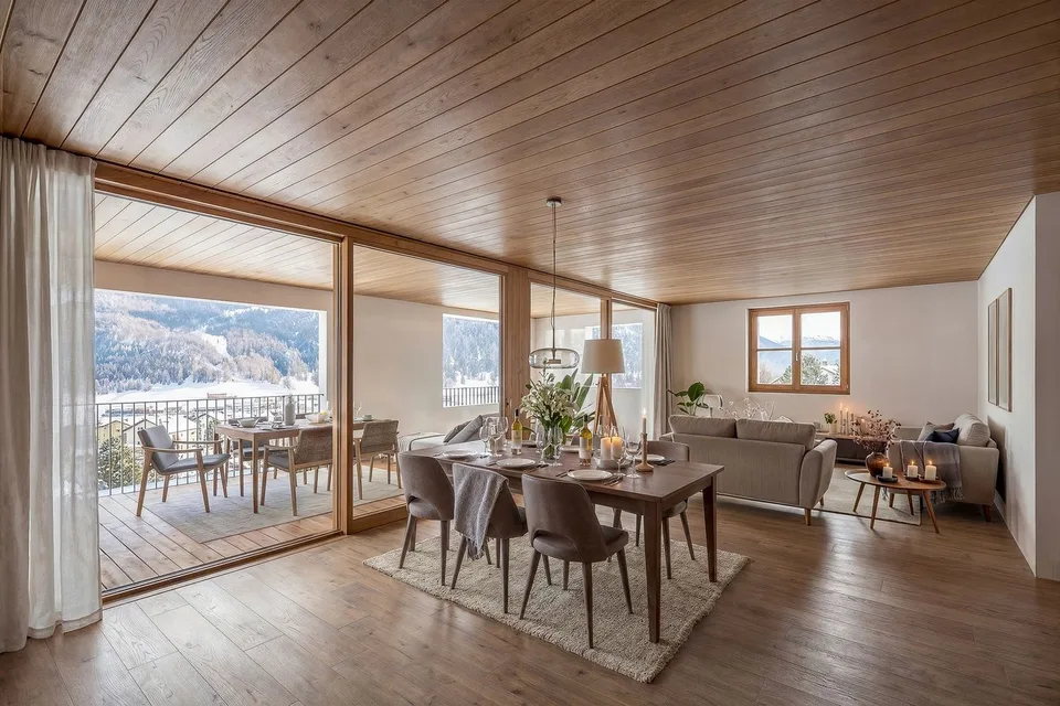 REFINED 4.5-ROOM APARTMENTS WITH PANORAMIC LOGGIAS IN ZUOZ