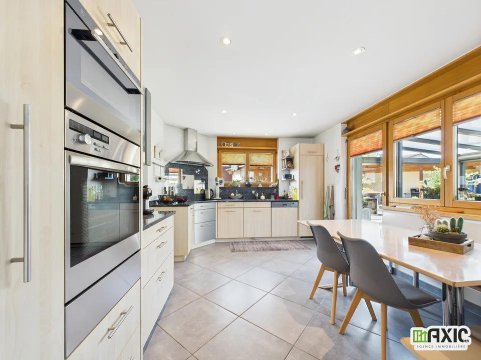 Baisse de prix ! Villa moderne avec grand jardin et espaces lumineux. – foto 6 di 13