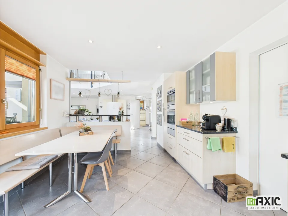 Baisse de prix ! Villa moderne avec grand jardin et espaces lumineux. – foto 7 di 13