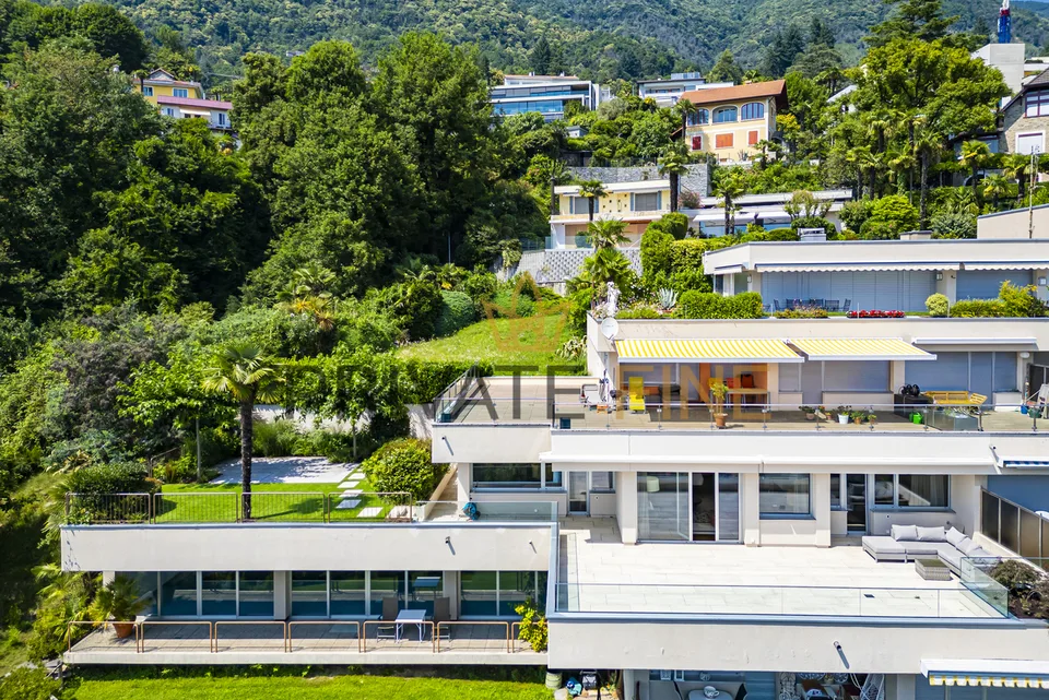 Neue Luxusresidenz über dem See mit Garten und Panoramaweitsicht (69) – Foto 6 von 7