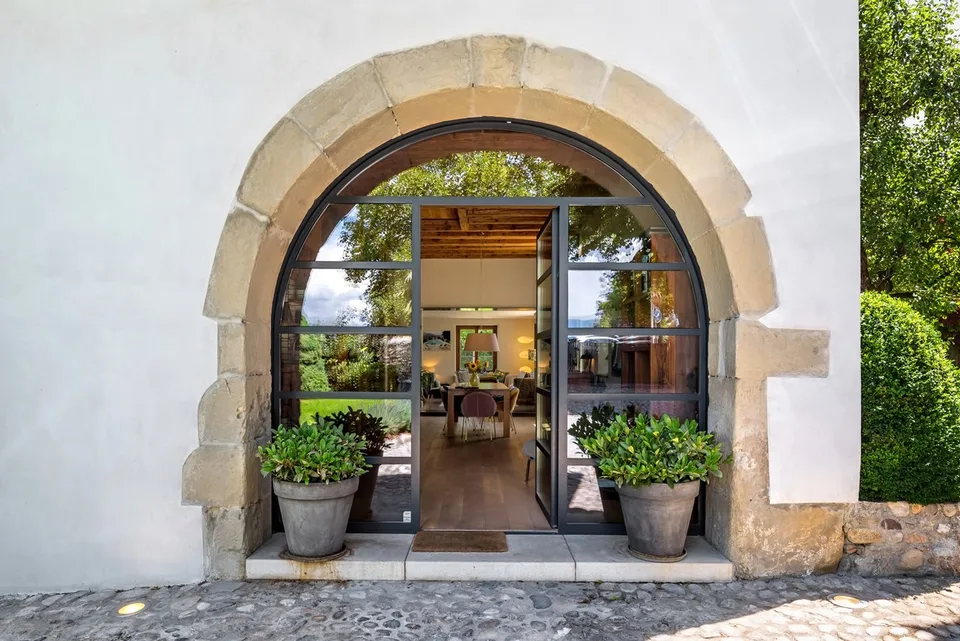 Modernité et luxe pour cette ferme entièrement rénovée.