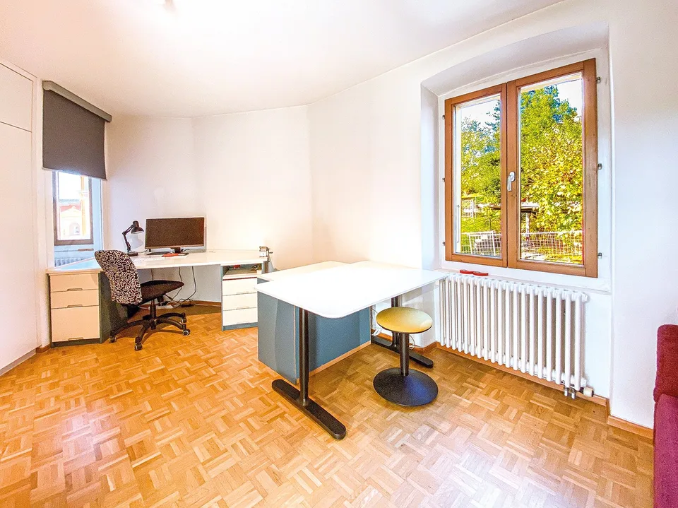 Grande Casa  di 10 locali con appartamento e locali a reddito