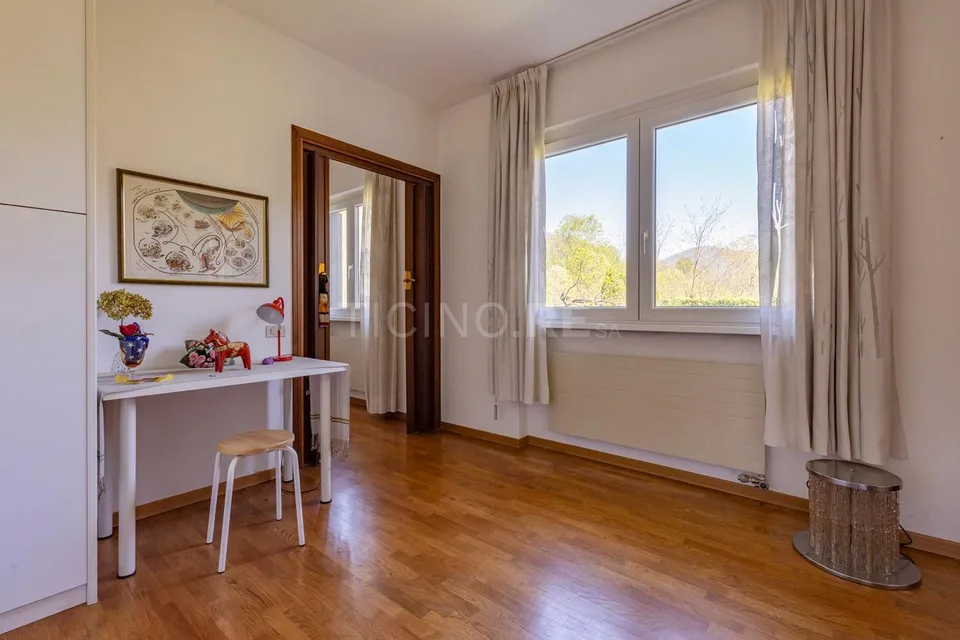 Villa con ampio giardino ? a pochi minuti dal confine italo-svizzero – foto 11 di 13