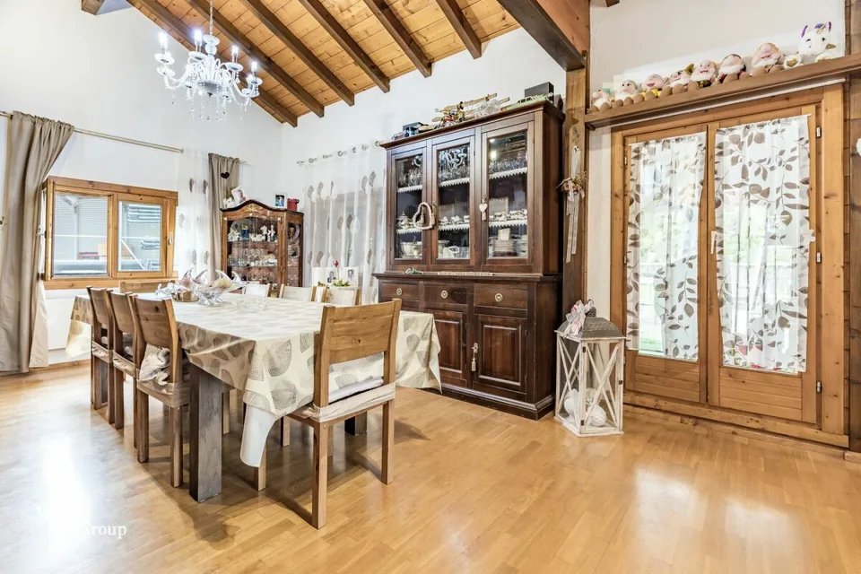 Attractive residential and commercial property with diverse usage possibilities