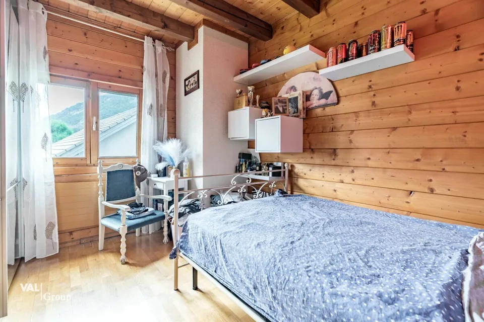 Attractive residential and commercial property with diverse usage possibilities