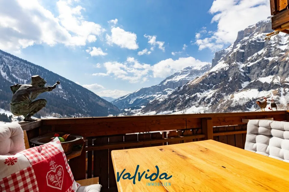 Bijou ristrutturato con amore con vista panoramica a Leukerbad