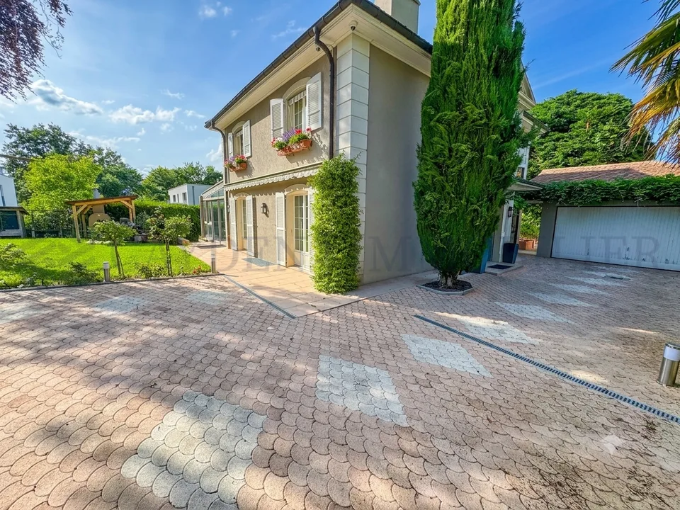 Schöne 5-Zimmer-Villa!