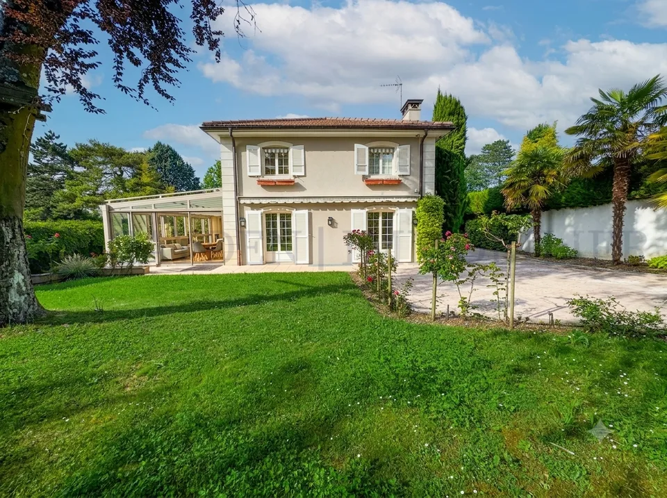 Schöne 5-Zimmer-Villa!