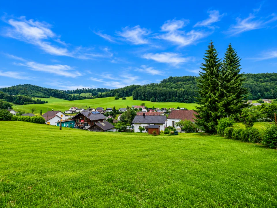 Grosszügige Wohnfläche, modern, tolle Aussicht