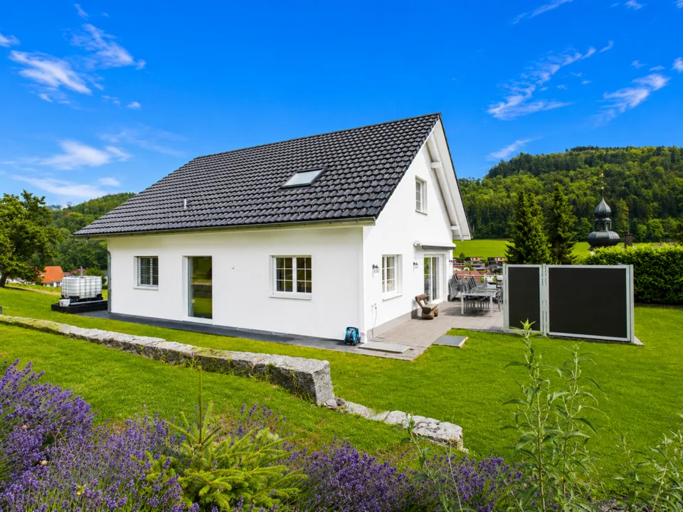Grosszügige Wohnfläche, modern, tolle Aussicht
