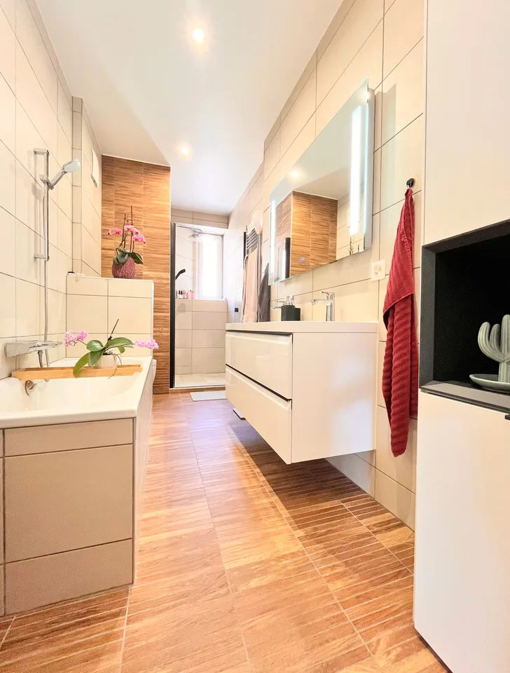 Meraviglioso appartamento di 4 locali con balcone a Renan