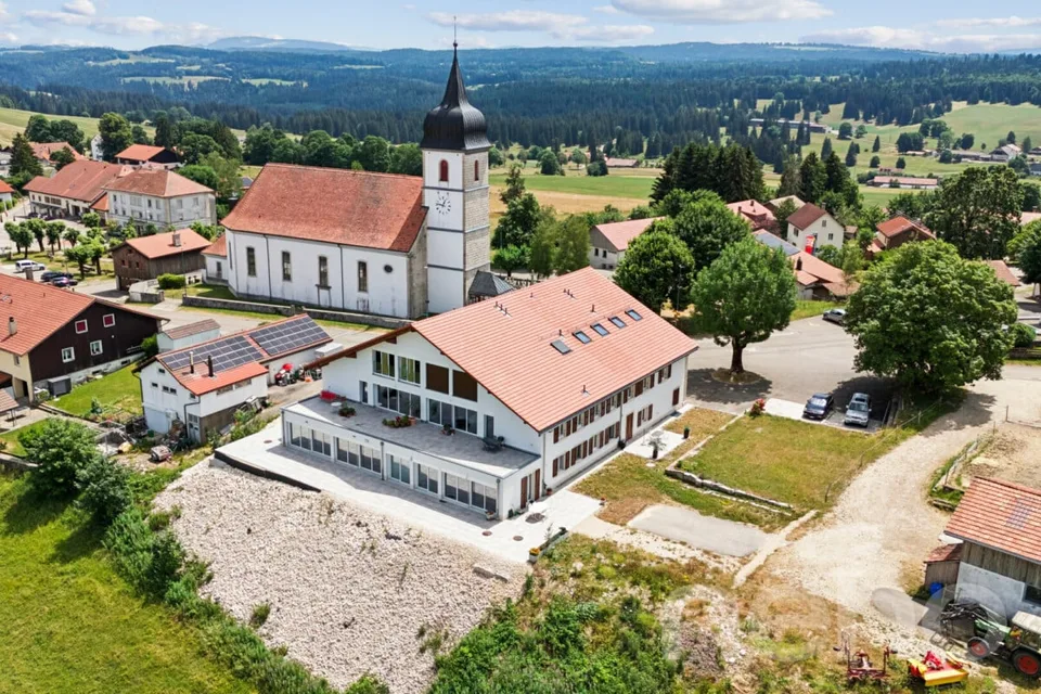 Splendida appartamento 5.5p sotto il tetto orientato a sud in un edificio storico! – foto 14 di 18