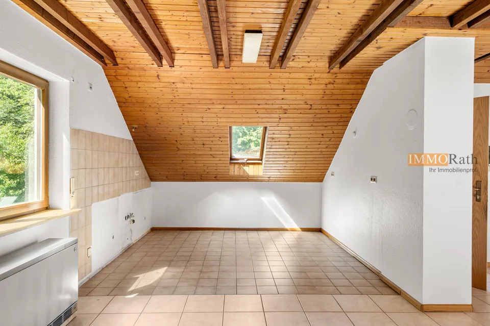 IMMORath.de Zweifamilienhaus in naturnaher Lage mit großzügigem Grun – Foto 9 von 13