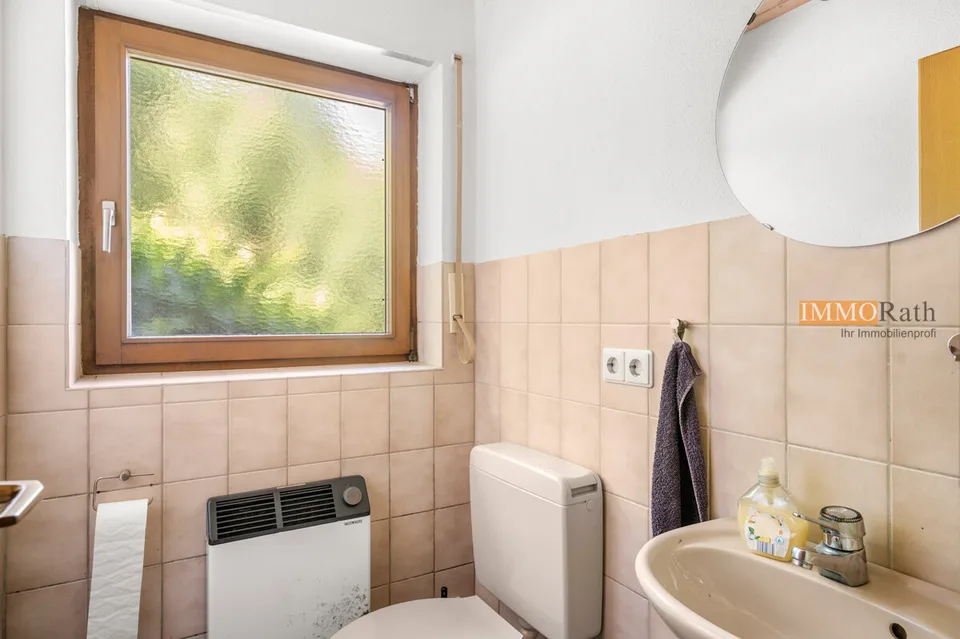 IMMORath.de Zweifamilienhaus in naturnaher Lage mit großzügigem Grun – Foto 6 von 13