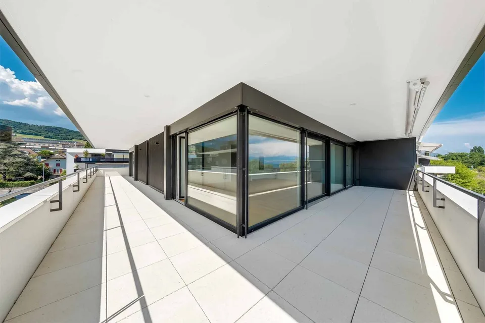 Luxurious 4.5-room apartment with covered balcony – photo 21 of 25