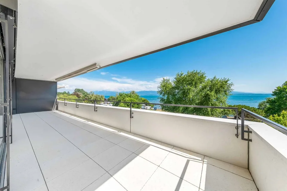 Luxurious 4.5-room apartment with covered balcony – photo 19 of 25