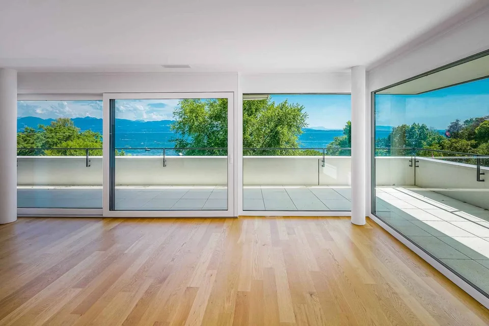Luxuriöse 4.5-Zimmer-Wohnung mit überdachtem Balkon