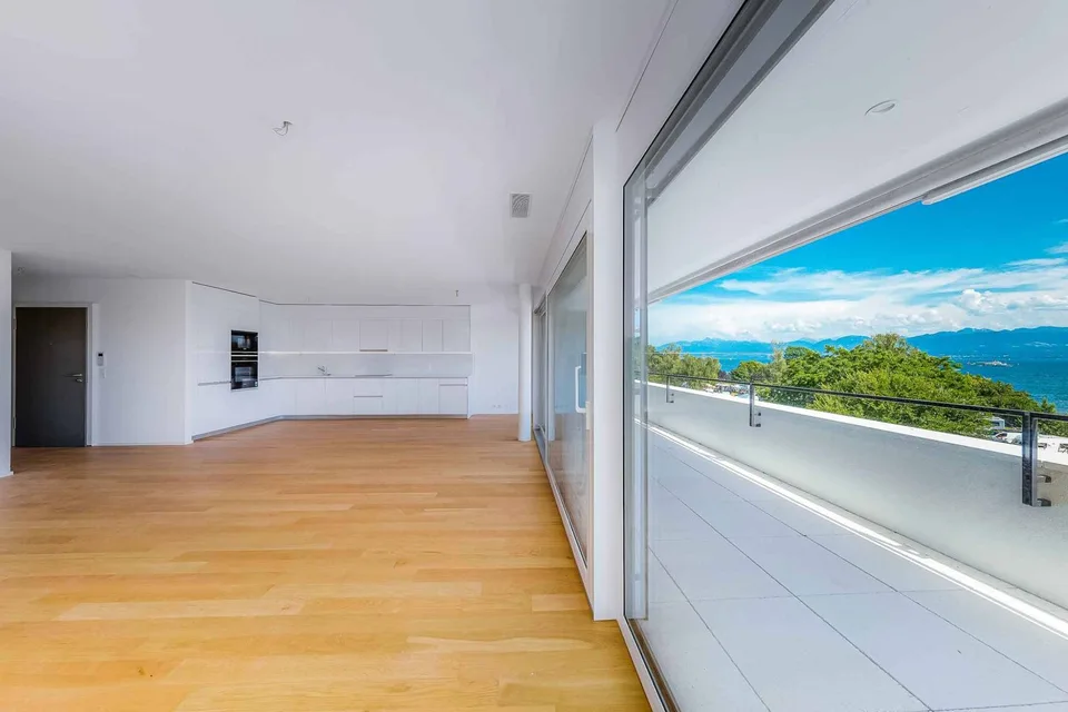 Luxurious 4.5-room apartment with covered balcony – photo 7 of 25