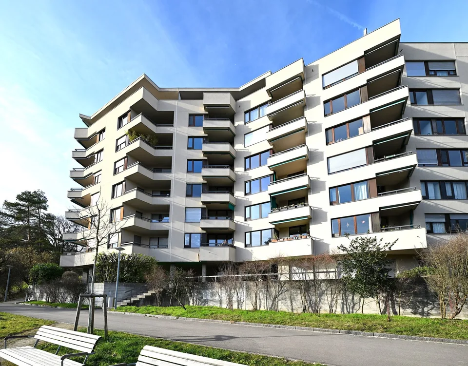 Appartamento di 5,5 locali curato con vista lontana in diritto di superficie sul Bruderholz