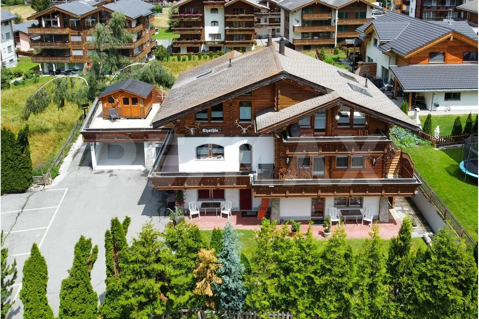 Grosszügiges 5.5-Zimmer-Haus mit Einlieger-Studios an bester Lage in Täsch