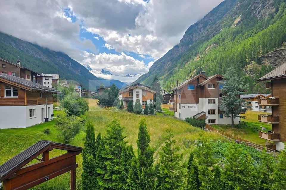 Grosszügiges 5.5-Zimmer-Haus mit Einlieger-Studios an bester Lage in Täsch – Foto 11 von 13