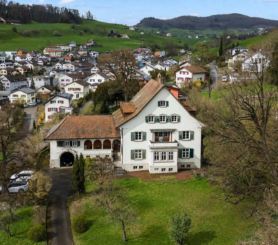 Historic villa with stately character – photo 6 of 13