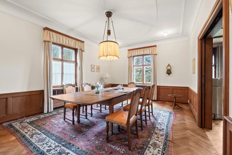 Historic villa with stately character – photo 8 of 13