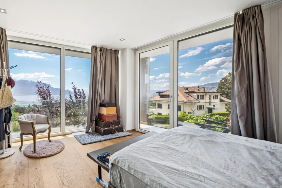 Vista panoramica per questa villa contemporanea – foto 9 di 13