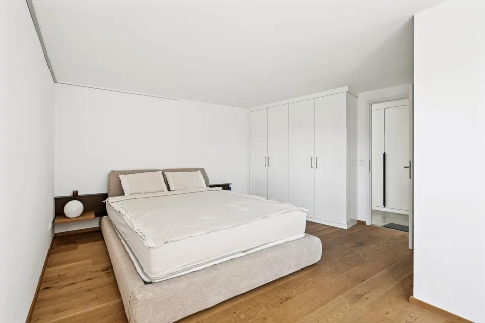 Vista panoramica per questa villa contemporanea – foto 11 di 13