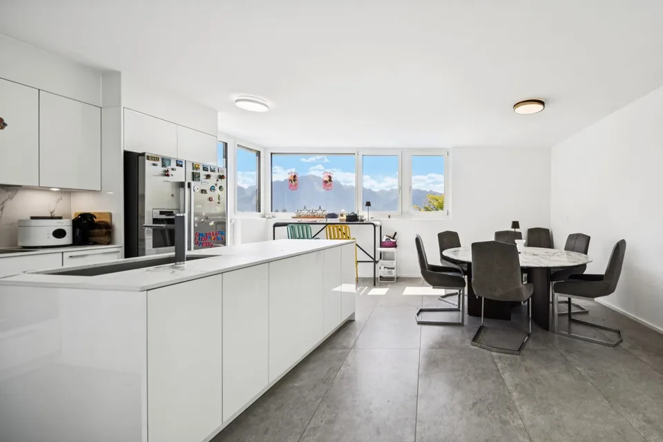 Vista panoramica per questa villa contemporanea – foto 8 di 13