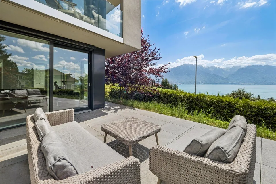 Panoramablick für diese moderne Villa