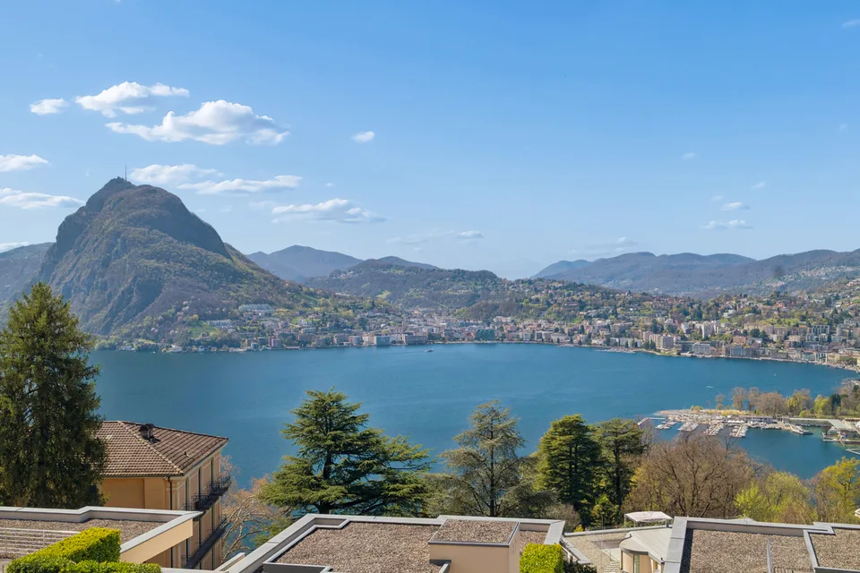 Attico-duplex con vista dominante sul Lago di Lugano