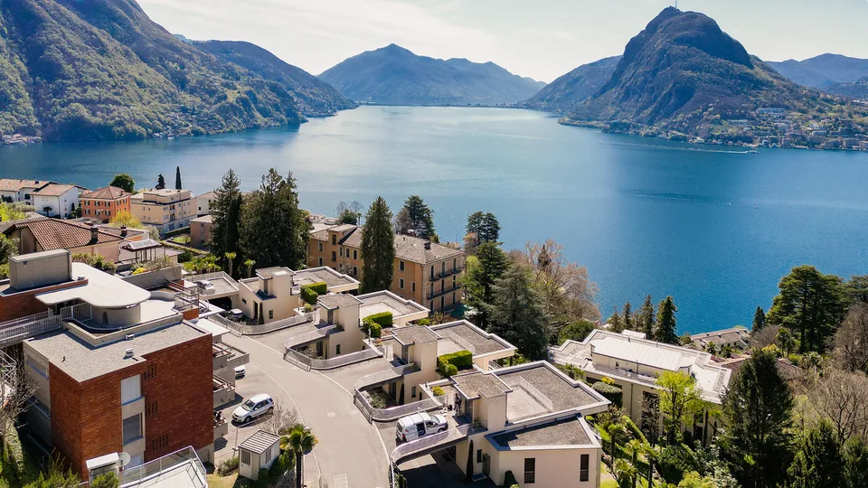 Attico-duplex con vista dominante sul Lago di Lugano