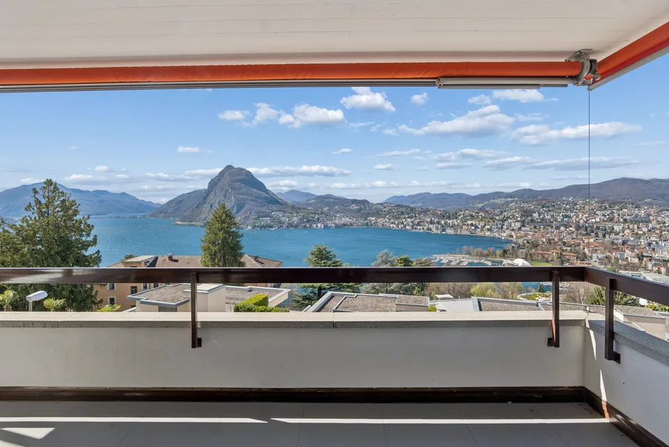 Attico-duplex con vista dominante sul Lago di Lugano