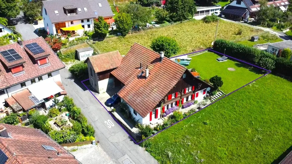 HISTORISCH - IM DORFKERN IN DER NÄHE ZUM HALLWILERSEE!